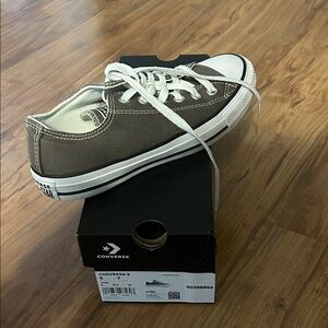 Converse low top